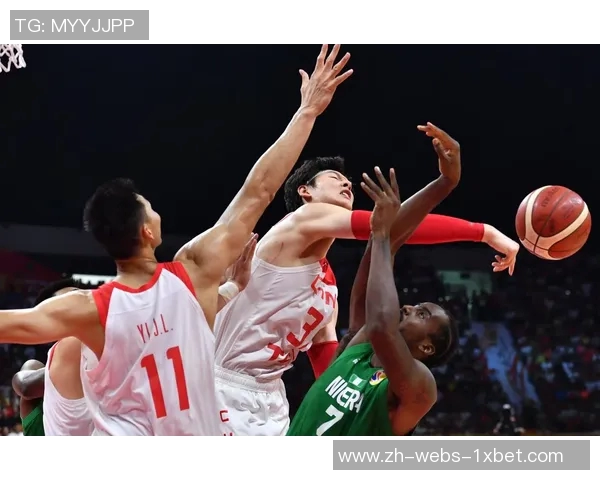 中国男篮迎战塞尔维亚队全力争胜展现实力与团队合作精神